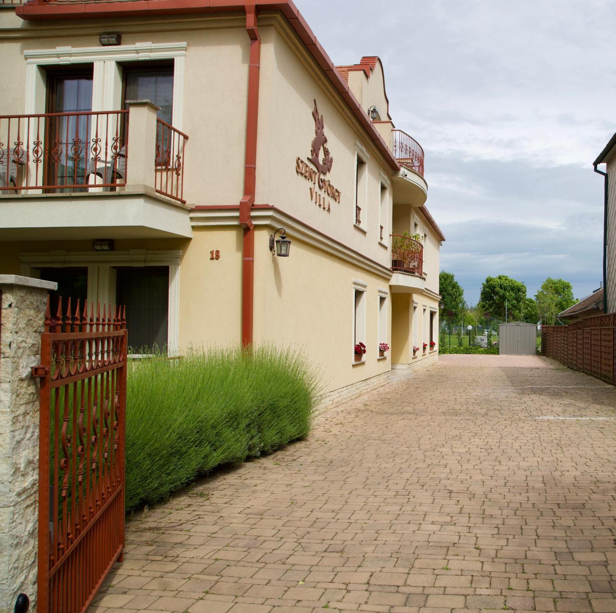 Szent György Villa Apartmanház Hévíz Exterior foto